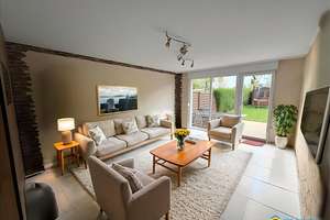 Ihr Familiennest - Reihenhaus mit Garten, Einbauküche und Aquarium 