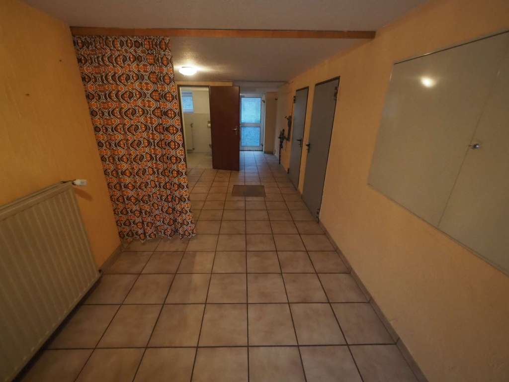 Immobilie in Contwig - GEMÜTLICHES EINFAMILIENHAUS MIT DOPPELGARAGE IN CONTWIG - Bild 2