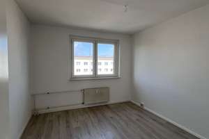 Ab sofort - 3-RW mit Balkon –Einbauküche! – Aufzug uvm. – Breitscheidstraße 13, 39114 Herrenkrug, Magdeburg – Vorschaubild 7