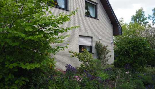 Bild von 5-Zimmer Einfamilienhaus mit Garage in Krusenbusch