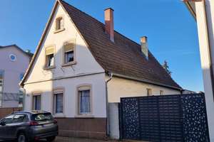 Ihr Glücksmoment! Handwerkerprojekt oder neu bebauen!
Lukrative Lage in Heddesheim – Die vollständige Adresse der Immobilie erhältst du vom Anbieter., 68542 Heddesheim – Vorschaubild 1
