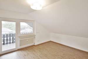 Modern, ruhig und bezugsfrei! Kernsanierte 4-Zimmer-Dachgeschosswohnung mit Garage in Palmbach – Die vollständige Adresse der Immobilie erhältst du vom Anbieter., 76228 Palmbach, Karlsruhe – Vorschaubild 9