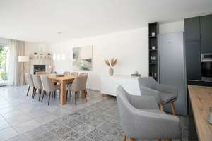 Großzügiges Grundstück, eigener Pool, ruhige Lage – Haus mit Potenzial – Die vollständige Adresse der Immobilie erhältst du vom Anbieter., 63322 Rödermark – Vorschaubild 2