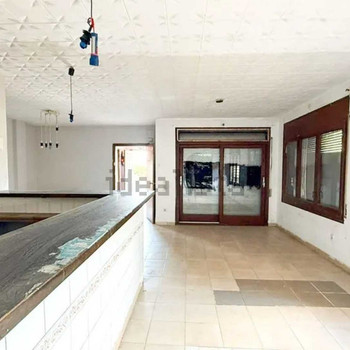 Geräumige Wohnung mit großem Potenzial in Sant Pere Pescador 146 m², um sie nach Ihrem Geschmack zu 