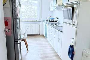 Helle 2-ZKB im 4. OG in Mannheim-Rheinau nähe Karlsplatz – Stengelhofstr. 32, 68219 Rheinau, Mannheim – Vorschaubild 2