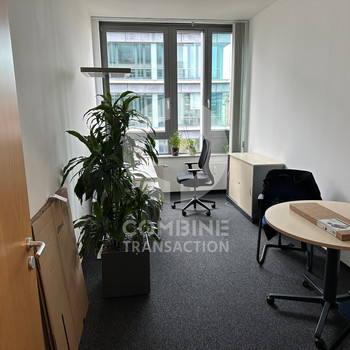 Preiswert an der Theresienhöhe. combine Transaction