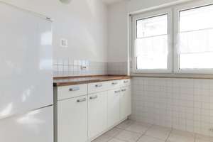 Helle 3,5‑Zimmer‑Wohnung mit Balkon & Stellplatz – Die vollständige Adresse der Immobilie erhältst du vom Anbieter., 71229 Leonberg – Vorschaubild 7
