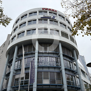 Gemütliches Büro mit Blick in den Westpark. combine Transaction