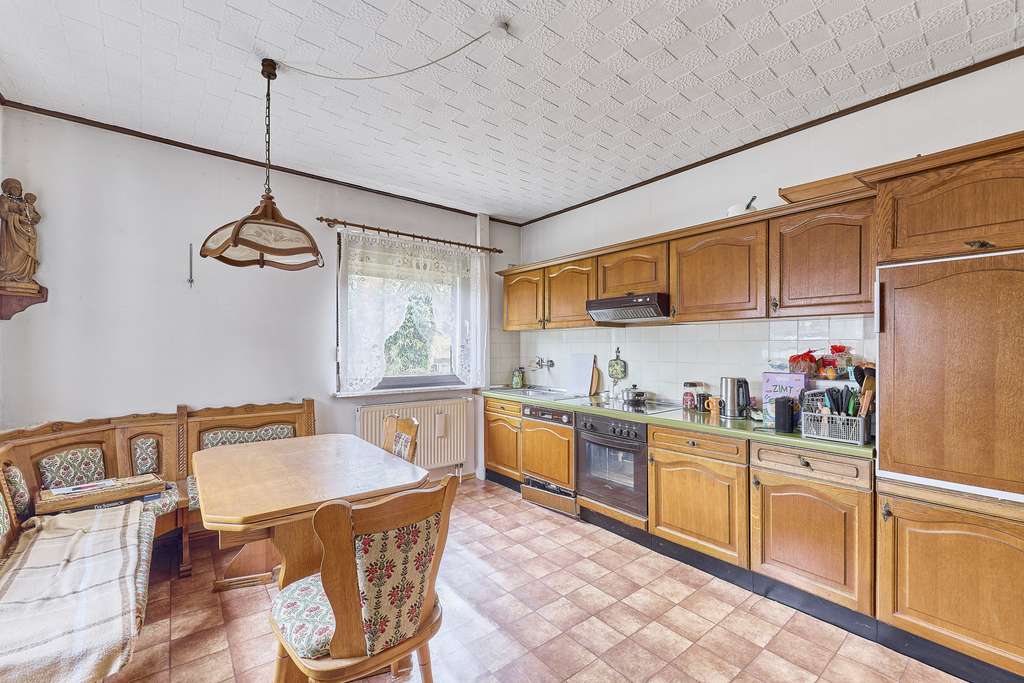 Immobilie in Dielheim - Familienhaus mit Charakter, Garten und großem Ausbaupotenzial- ideal für handwerklich begabte Käufer - Bild 4