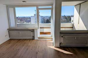 Helle 2-Zimmer Wohnung im 7. OG mit Alpen-Panorama und zwei Balkonen in Bogenhausen
