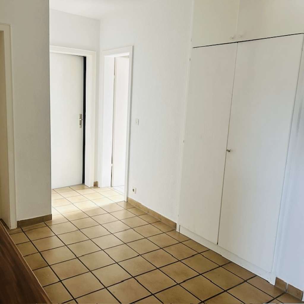 Immobilie in Eislingen/Fils - Komfortables Penthouse mit 4 Zimmern und Balkon - sichere Kapitalanlage und ideales Zuhause - Bild 3