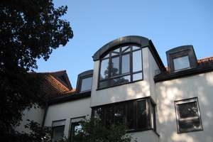 Helle 2-Zimmer Dachgeschosswohnung in Schwabing  nächst Engl. Garten u. Münchner Freiheit, Aufzug – Biedersteiner 59a, 80805 Münchner Freiheit, München – Vorschaubild 2