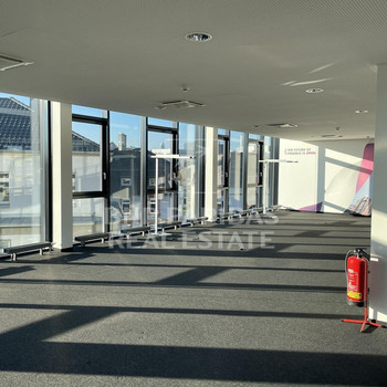Top angebunden und lichtdurchflutete Fläche in Sachsenhausen