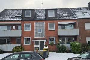 Schöne 3,5 Zi.-Wohnung mit Balkon im 2. OG eines ruhigen Mehrfamilienhauses