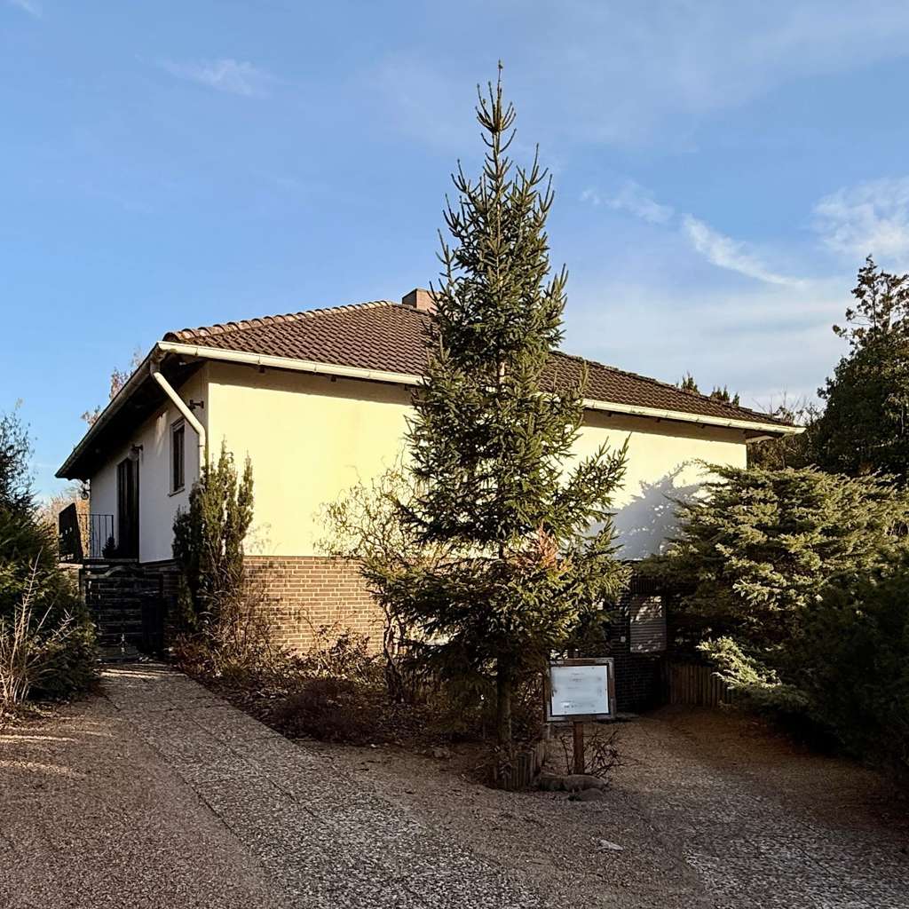 Immobilie in Wietze - Wietze: Hübscher Bungalow mit Vollkeller auf großem Grundstück - Bild 0