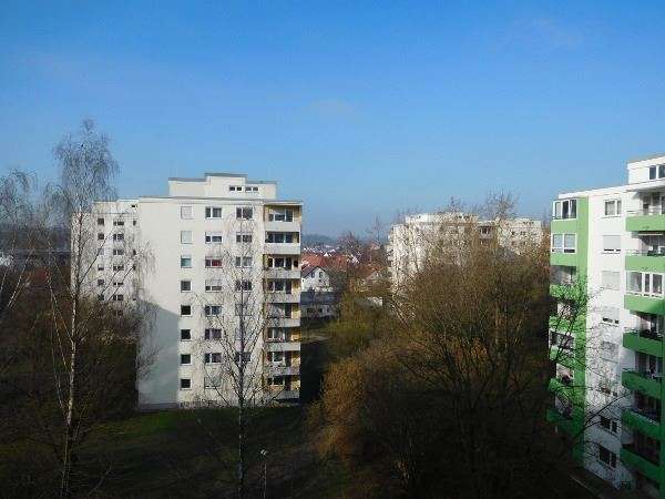 GEPFLEGTE 3-ZIMMERWOHNUNG MIT ZWEI BALKONEN IN ZENTRALER LAGE, Neu Ulm Kreis – Bild 1
