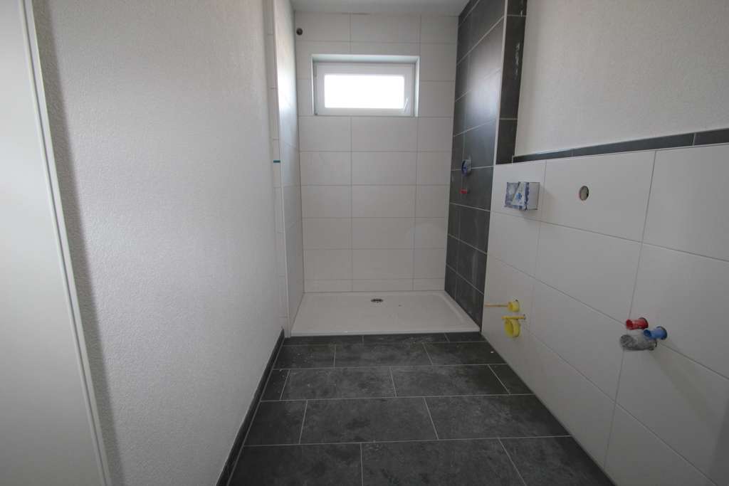 Immobilie in Adelmannsfelden - Adelmannsfelden, Neubau-Doppelhaushälfte in Massivbauweise kurzfristig beziehbar - Bild 4