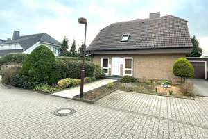 Provisionsfrei - Ihr neues Zuhause zum Wohlfühlen – Freistehendes EFH im  Duisburger Süden – Die vollständige Adresse der Immobilie erhältst du vom Anbieter., 47269 Rahm, Duisburg – Vorschaubild 1