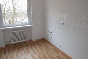 Renovierte 3-Zimmer-Wohnung mit großem Balkon! – Hans-Böckler-Ring 26, 38228 Lebenstedt, Salzgitter – Vorschaubild 3