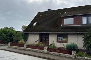 Doppelhaushälfte mit Garage & kleinem Südgarten  (ideal für zwei Generationen -keine abgeschl. Whg.) – Fischdiek 1a, 25524 Itzehoe – Vorschaubild 2