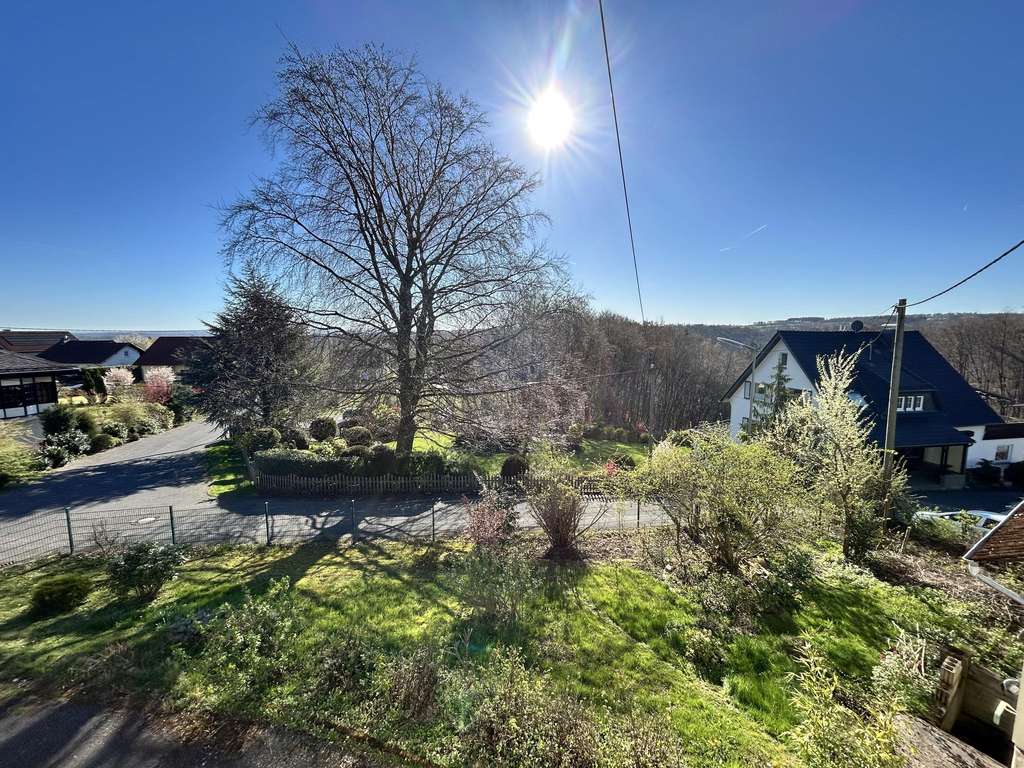 Immobilie in Horhausen (Westerwald) - Gemütliches Einfamilienhaus mit Garage in ruhiger Waldrandlage von Horhausen - Bild 3