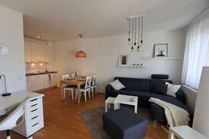 Stilvolle, vollständig renovierte 1,5-Raum-Wohnung mit Balkon und Einbauküche in Düsseldorf – Fleher Str. 68, 40223 Düsseldorf – Vorschaubild 3