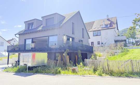 Einfamilienhaus mit Einliegerwohnung: Traumhafte Lage mit wunderschönem, unverbaubaren Blick