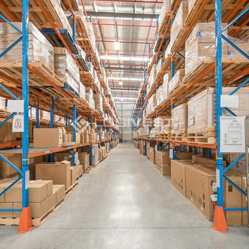 Funktionale Lagerflächen mit Freilager zu vermieten