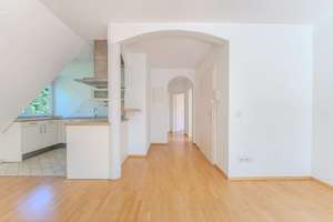 Eingebettet im Grünen – stilvolle 3-Zimmer-Dachgeschosswohnung mit Südterrasse – Die vollständige Adresse der Immobilie erhältst du vom Anbieter., 81827 Waldtrudering, München – Vorschaubild 10