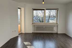 Schöne renovierte 3 Zimmer Wohnung in Duisburg Großenbaum! – Greifswalder Str. 10, 47269 Duisburg – Vorschaubild 1