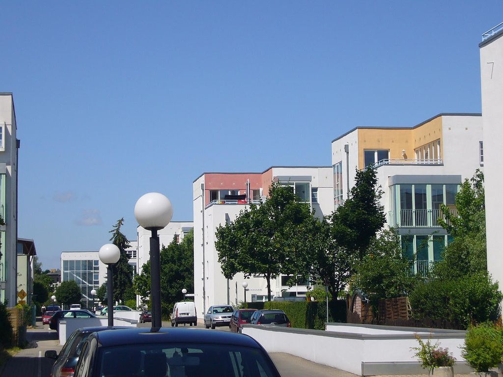 Wohlfühlwohnung mit Wintergarten und Einbauküche in beliebter Wohnanlage