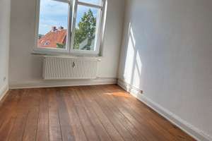 4-Zimmer-Altbauwohnung mit 2 Balkonen in St. Lorenz Süd 
