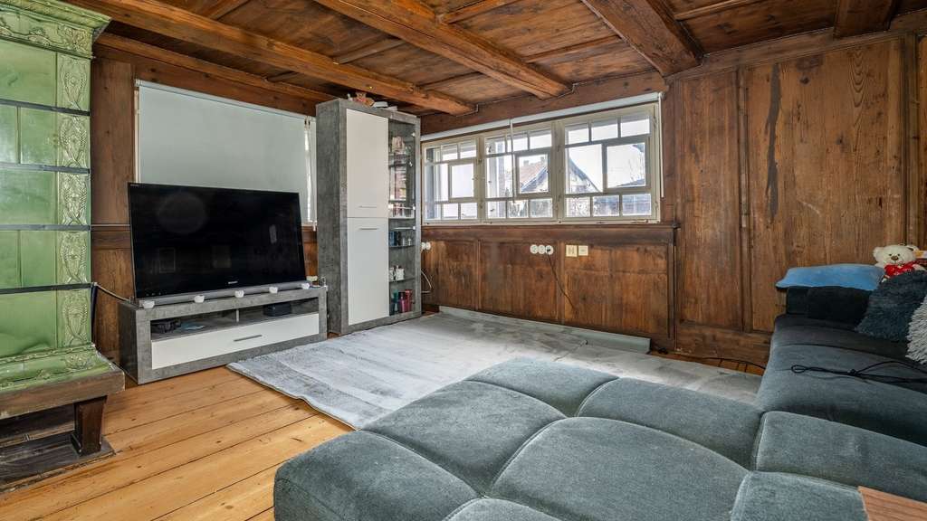 Immobilie in Konstanz - Dein Rückzugsort in Konstanz-Wollmatingen: 2-Zimmer-Wohnung mit Altbauflair und guter Anbindung! - Bild 3