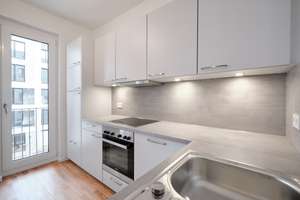 Moderne 2-Zimmerwohnung mit Einbauküche und Loggia. – Hafenallee 39, 63067 Kaiserlei, Offenbach am Main – Vorschaubild 3