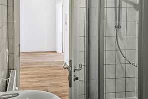 ++ Bezugsfreie 2 Zimmer-Wohnung mit Wintergarten zum Umbau ++ – Leipzig – Vorschaubild 12