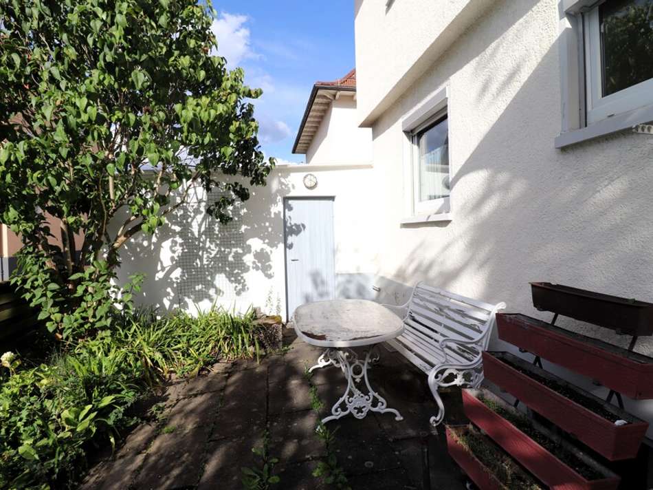 Terrasse mit Zugang von Küche 