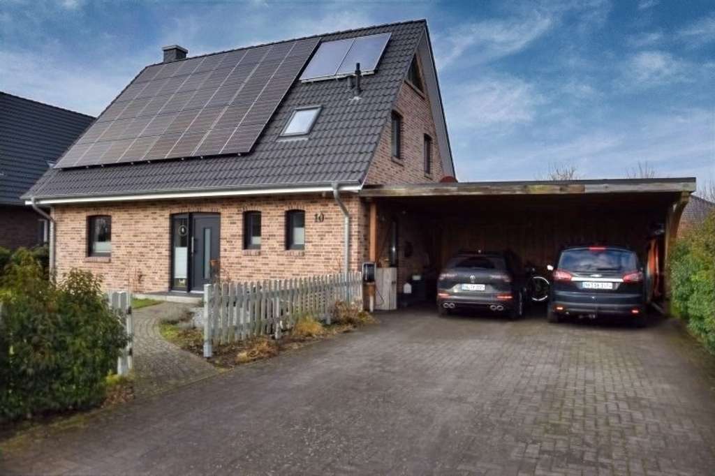 Immobilie in Schwesing - "Einziehen und loswohnen" - modernes, ansprechendes und junges Einfamilienhaus - inkl. PV Anlage -  - Bild 0