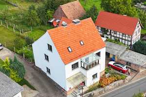 Generationenhaus mit mehreren Nebengebäuden bei Eschwege/Kella – Gobertstraße 4, 37269 Werra-Meißner-Kreis – Vorschaubild 1