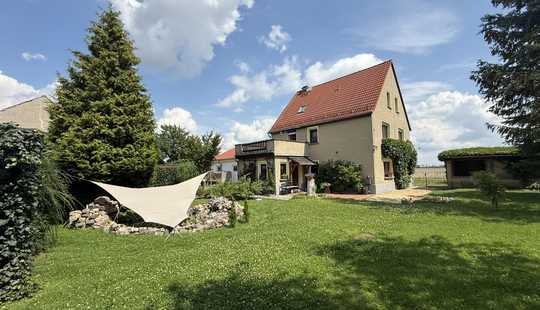 Bild von Ruhig gelegenes Einfamilienhaus mit großem Garten und Nebengelass.