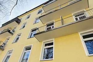 Helle 2 Zimmer Wohnung mit Balkon und moderner EBK