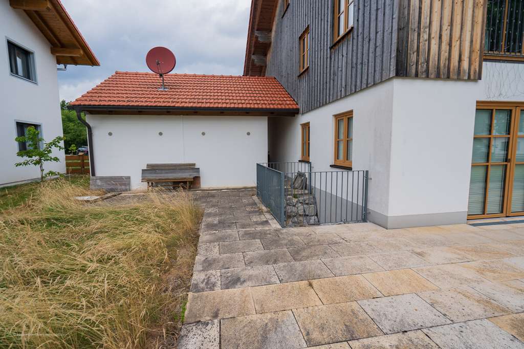 Immobilie in Sauerlach - ***Heike Borchers Immobilien***Kapitalanleger aufgepasst***3-Familien-Haus mit Blick ins Grüne*** - Bild 2