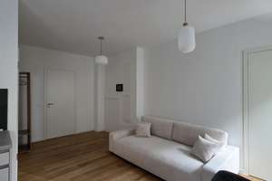 Wohnen mit Charakter: Vollmöbliertes Apartment in Köln-Bayenthal – Tacitusstraße 2-4, 50968 Bayenthal, Köln – Vorschaubild 2