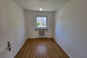 Familienfreundliche 4-Zimmer-Wohnung mit Loggia in Oberhausen zu vermieten – Zirbelstraße 46, 86154 Oberhausen-Nord, Augsburg – Vorschaubild 10