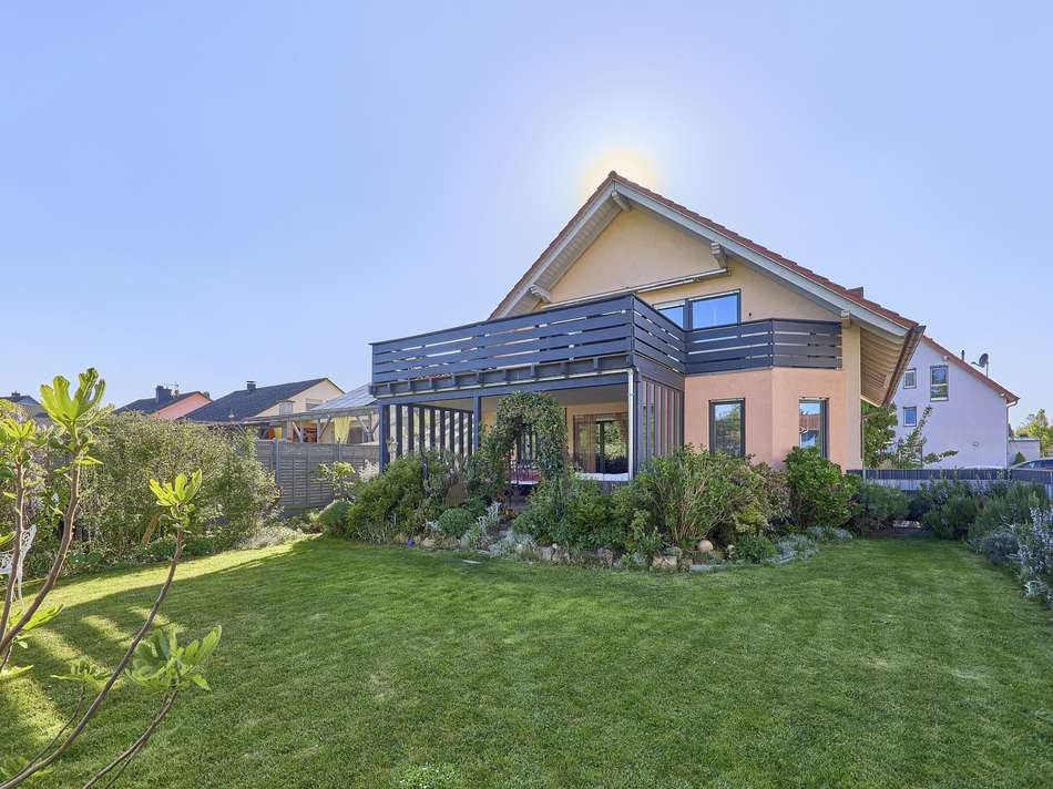 Hausansicht vom Garten