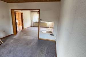 Wilnsdorf Oberdielfen, solide DHH ca. 100m² Wfl, Keller, Garage in guter Lage – Die vollständige Adresse der Immobilie erhältst du vom Anbieter., 57072 Siegen, Siegen – Vorschaubild 6