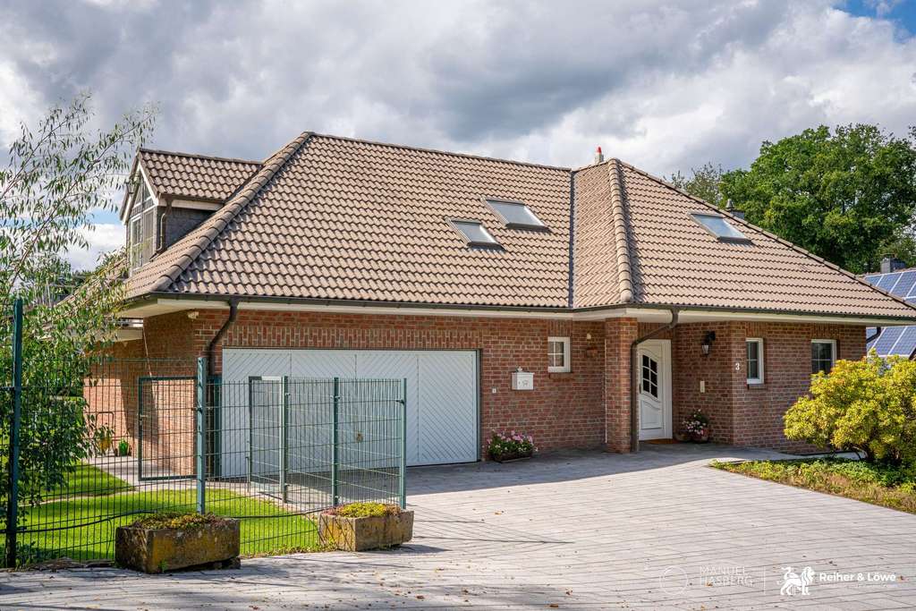 Exklusives Anwesen mit parkähnlichem Grundstück und zusätzlichem Baugrundstück