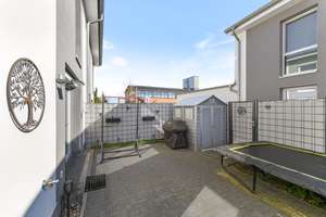 Neuwertiges modernes Townhouse in KFW 40 Standard A+ mit hübscher Terrasse und 2 Stellplätzen – Die vollständige Adresse der Immobilie erhältst du vom Anbieter., 23866 Nahe – Vorschaubild 28