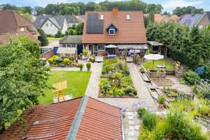 Modern aufgeladen: Einfamilienhaus mit 2 PV-Anlagen, neuer Wärmepumpe und Freiluftwohnzimmer – Emsland (Kreis) – Vorschaubild 10