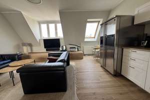 Ruhiges Dachgeschoss-Refugium mit Sonnenterrasse – Muskauer Str. 44, 10997 Kreuzberg, Berlin – Vorschaubild 4