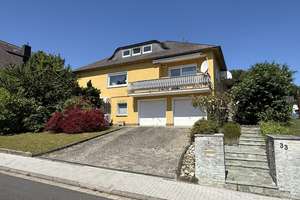 Stilvolles Einfamilienhaus im gehobenen Bungalow-Segment mit eigenständiger Einliegerwohnung – Die vollständige Adresse der Immobilie erhältst du vom Anbieter., 61130 Nidderau – Vorschaubild 1
